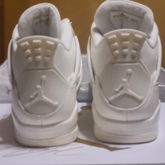SOLD: Jordan 4 White/Metallic Gold Size 12 Wmn's/ 10.5 Men's IN HAND SHIP ASAP!! - Picture 5 of 16